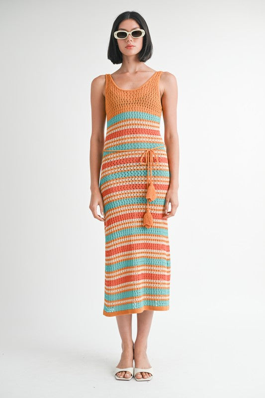 SCOOP NECK CROCHET MAXI DRESS